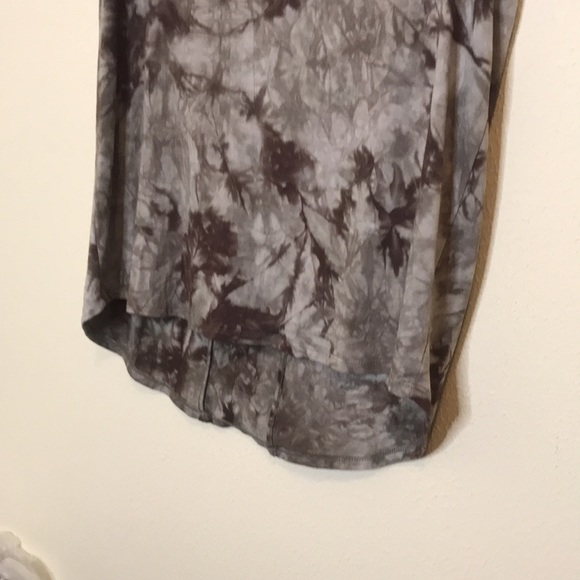 Rock and Republic Brown and Green Hi/Lo Cut Shirt - Picture 3 of 9